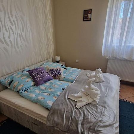 Jackpot Apartman Budapeste Exterior foto