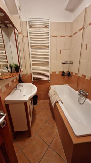 Jackpot Apartman Budapeste Exterior foto